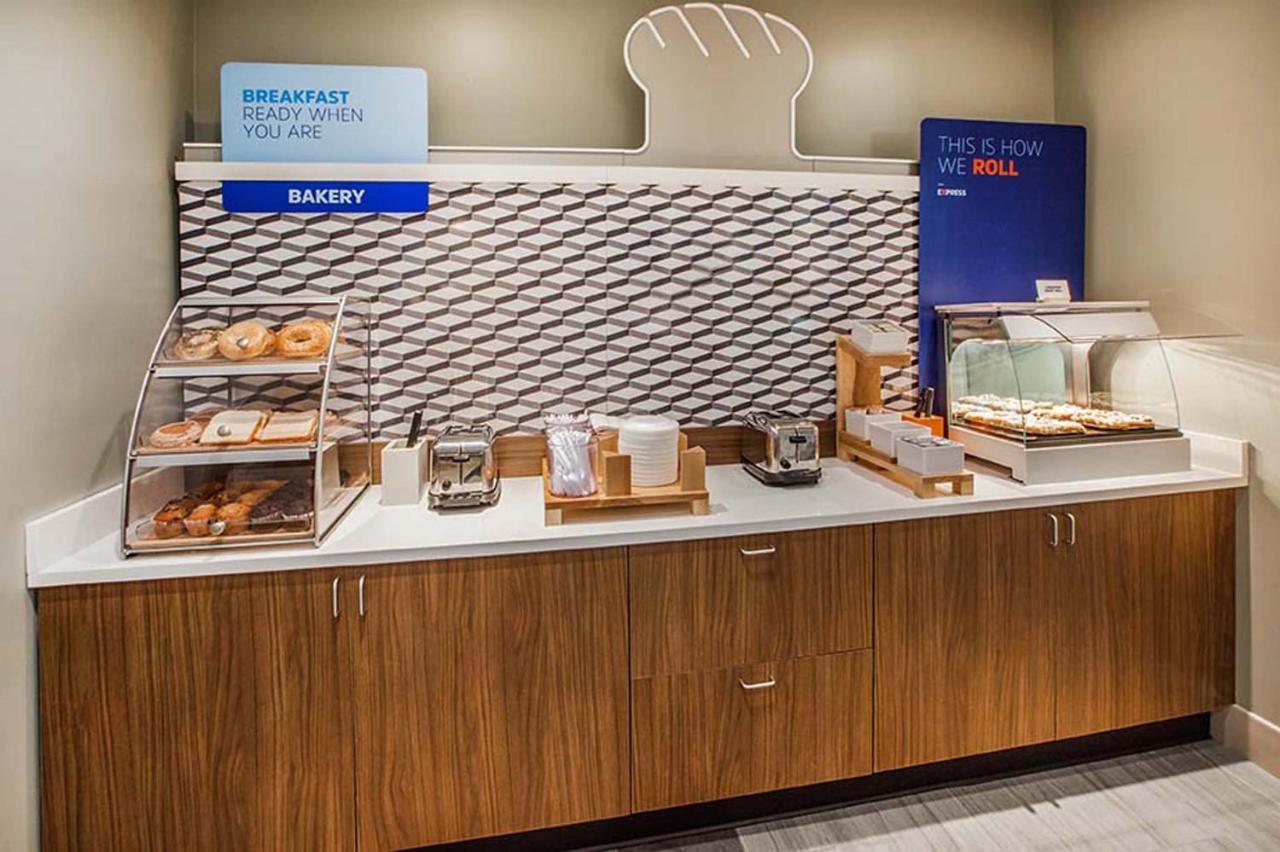 Holiday Inn Express Hotel & Suites Amarillo South By Ihg Esterno foto